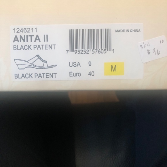 Sandals - Picture 5 of 5